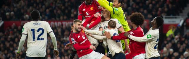 Mančester junajted se prvo ispromašivao, pa bio na pragu pobede, ali na kraju osvojio samo bod!