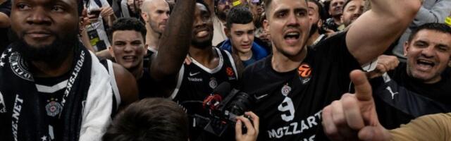 Evo kako je Vanja Marinković sprečio saigrače da pevaju uvredljivu pesmu za Delije (VIDEO)