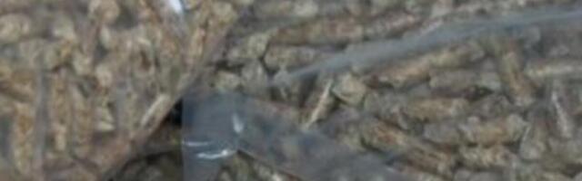 Cena gotovo dvostruko viša nego letos: Lista čekanja ogromna, pelet se kupuje na džakove - ovolika je cena