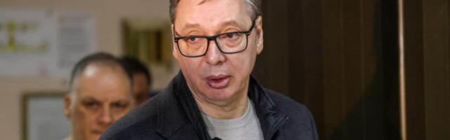 "MISLIM DA SU MU PARAMETRI NEŠTO BOLJI, ALI SUVIŠE JE RANO" Vučić u poseti Dačiću u Kliničkom centru Srbije: Poznato u kakvom je ministar stanju (VIDEO)