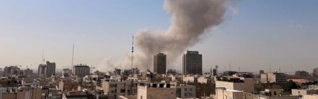 Prve slike i snimci iz Teherana: Gust dim okovao centar glavnog grada! (VIDEO, FOTO)