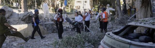 NAPADNUT TEL AVIV! Gore automobili u centru grada, građani u panici trče da se spasu! (VIDEO)