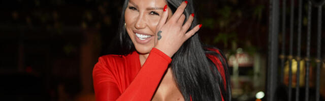 TIJANA AJFON U MINIĆU REKLA "DA" MILIONERU: Pojavila se fotografija sa venčanja, PUCA OD SREĆE