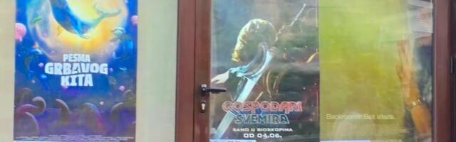 Pesma grbavog kita, Gospodari svemira i Bacrooms na bioskopskom repertoaru