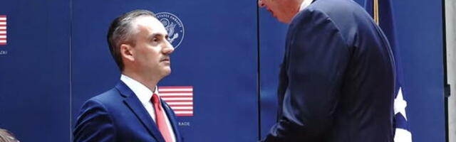 VUČIĆ AMERIČKOM NARODU I DONALDU TRAMPU POŽELEO MIR, USPEH I PROSPERITET! Predsednik Srbije na prijemu u ambasadi SAD povodom Dana nezavisnosti
