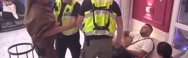 Obezbeđenje je opkolilo, Kačavenda lomi sve pred sobom: Drama u Šimanovcima: "Promeniću ti lični opis"