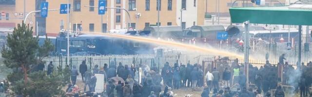 Nove slike užasa sa istočne granice Evropske unije - Poljaci vodenim topovima rasteruju migrante