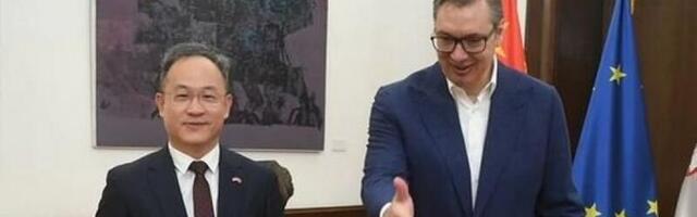 POSLEDNjE PRIPREME ZA POSETU SI ĐINPINGA: Vučić se sastao sa kineskim ambasadorom (FOTO)