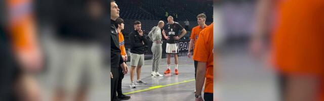 Miljenik navijača Partizana je ponovo u Areni, evo sa kim se pozdravio po izlasku na teren