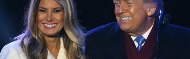 Melanija i Donald Tramp objavili božićni portret: Jedan detalj na fotografiji napravio totalnu pometnju