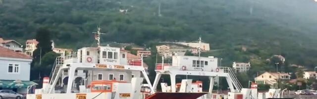 Trajekt Kamenari-Lepetani: Kilometarske kolone