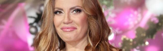 TANGA KUPAĆI POKUŠALA DA ZAKAMUFLIRA PROVIDNOM KOŠULJICOM: Pukla je bruka zbog tajne veze sa kolegom, a evo kako Indira Radić izgleda u bikiniju!