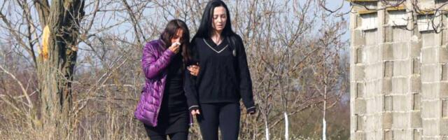 PRVE FOTOGRAFIJE SUPRUGE DRAGANA LAZIĆA NAKON NESREĆE: Svekrva se ne odvaja od nje, odjekuju jecaji u Brestaču