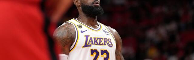 Hjuston izbegao "metlu" protiv Lejkersa, Lebron odigrao partiju za zaborav