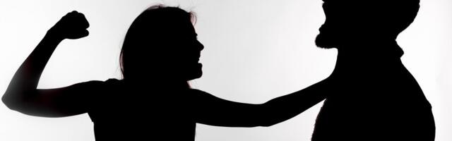 Žena napravila haos u Prokuplju: Napala prolaznika pa ga optužila za ovo