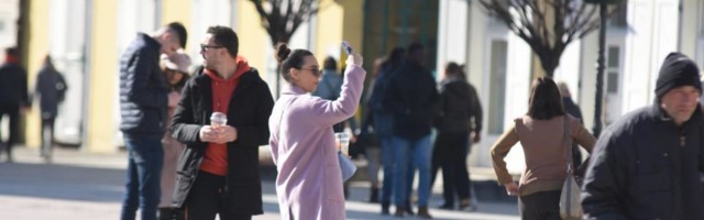 Raste broj preminulih od korone, lekari nezadovoljni novim merama mole da se zatvori sve u Srbiji na minimum dve nedelje