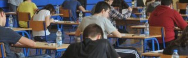 OSMAKE NAMUČILI PRITOKE, HROMOZOMI I MATICA SRPSKA! Mala matura uspešno završena, izborni test bio najlakši
