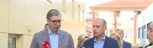 PREDSEDNIK VUČIĆ SA MINISTROM LONČAROM OBIŠAO DOM ZDRAVLJA U LOZNICI: Lepo je da ljudi u Loznici vide kakvu sad bolnicu imaju, kao spejs-šatl!  (FOTO/VIDEO)