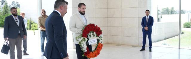 Ministar Zukorlić u Ramalli – Administrativnom centru Palestine, odao počast rah. Jasir Arafatu