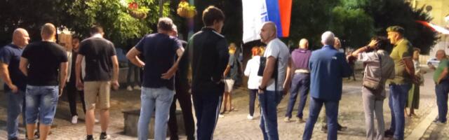 SNS „antiblokaderi“ blokirali Vranje