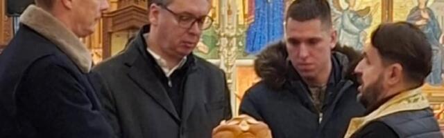 Vučići čestitali slavu Svetog Nikolu: „Da nam Bog čuva Srbiju“ (FOTO)
