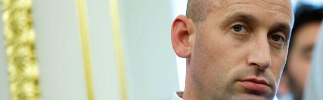 Čovek koji kroji Trampove najkontroverznije političke odluke