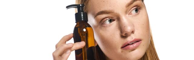 5 načina da ricinusovo ulje postane tvoj beauty superheroj