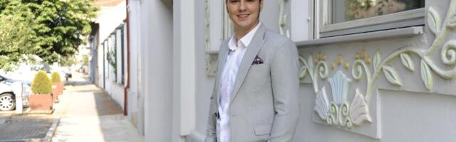 "Ajmo kući bato": Aleksa Balašević izveo ženu i sina iz porodilišta, ćerkica Vera se ne odvaja od brata