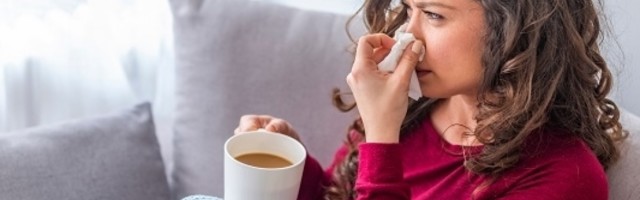 Smernice za kućno lečenje Kovida-19: Šta kupiti, kako podržati imunitet i kada pozvati lekara?