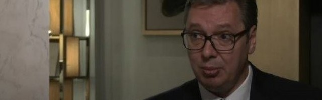 /UŽIVO/A SADA DA PITAM EVROPSKU UNIJU: KAKO TO IMAJU PRAVO DA ZLOUPOTREBLJAVAJU DO ZUBA NAORUŽANE TRUPE I PLAŠE NAROD?