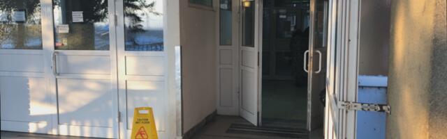 Saobraćajna nezgoda na ulazu u Ivanjicu, povređenom muškarcu pružena medicinska pomoć