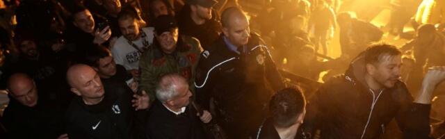 Emotivno na aerodromu: Žoc na IVICI SUZA (VIDEO)