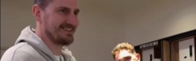 Gledajte nekog, kao što "Bejbi Jokić" gleda Nikolu Jokića: Ovako nešto niko nije očekivao od Šenguna