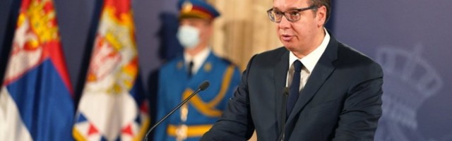 PREDSEDNIK DODELIO ODLIKOVANjA: Vučić uručio medalje za zasluge u borbi protiv kovida 19