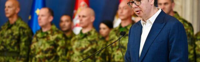 LJUDI ČESTITOG SRCA, VELIKO BLAGO DRŽAVE SRBIJE Vučić zahvalio našoj vojsci: Nijednog trenutka niste doveli u pitanje snagu naše zastave, čast imena naše zemlje