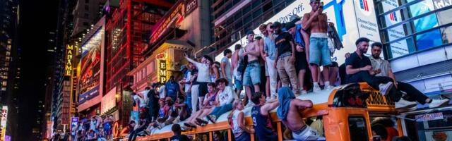 Grad koji "nikada ne spava" je sada stvarno bez sna! Ludnica i opšte slavlje na ulicama Njujorka posle titule Niksa /VIDEO/