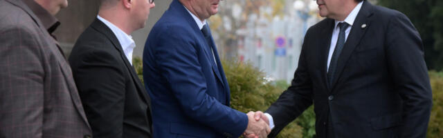 Врање: министар Гашић обишао компанију „Јумко”