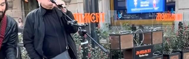 Željko Samardžić zapevao nasred Knez Mihailove i pokazao koliko je gospodin: "Bez efekata, novca..."