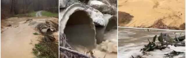 HAOS KOD IVANJICE USLED OBILNIH PADAVINA! Izlio se bujični potok, ugrožen i lokalni ribnjak! Meštani u strahu (FOTO)