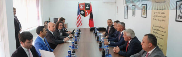 Delegacija američkih kongresmena u Preševu razgovarala o problemima Albanaca, idu na Kosovo da pričaju o problemima Srba