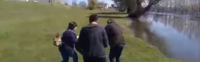 VIDEO: Napadnuti aktivisti u Futogu dok su snimali priobalje