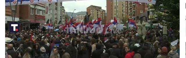 Уз песму "Ово је Србија" завршен скуп Срба у Косовској Митровици