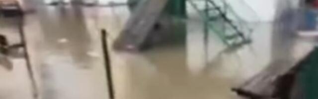 Potop u Obrenovcu: Ljudima voda do ČLANAKA (VIDEO)