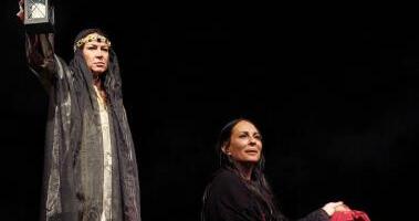 PREDLOG ZA VEČERAS, POSETITE ČUKARIČKA SUSRETANJA: Predstava "Crveno i zlatno" u 19.30 u okviru Decembarskih dana Čukarice