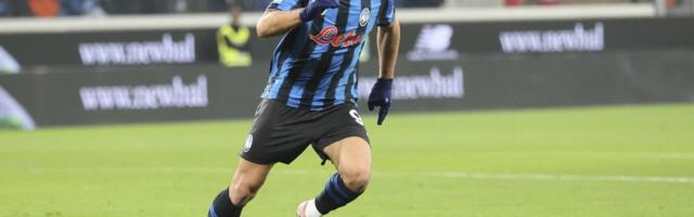 BIVŠI FUDBALER CRVENE ZVEZDE DRUGI PUT ZAREDOM IGRAČ GODINE! Posle transfera karijere stiglo je veliko priznanje!