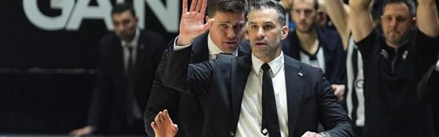 NAVIJAČ UZEO DRES ALIMPIJEVIĆEVOG TIMA, PA BRISAO ZADNJICU! Skandalozan transparent i sramni ispadi grčkih navijača - Evropa u šoku, a Turci kipte od besa!