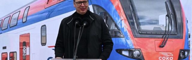 Zborovi Novog Sada pozvali na okupljanje ispred SNP-a zbog posete Vučića