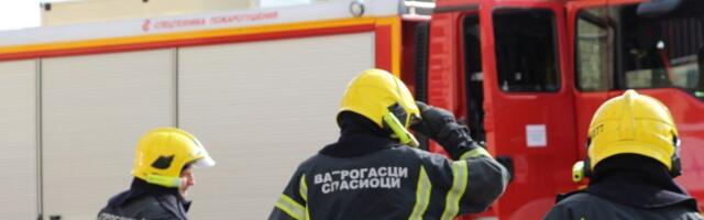 VIDEO: Gori nisko rastinje na Alibegovcu, na terenu vatrogasci