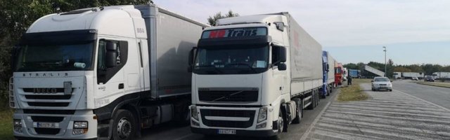 Saobraćajni čep kod Sremske Rače: Teretnjaci čekaju do sat vremena