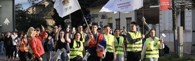 Štrajk učenika Srednje škole Novi Bečej zbog povratka na časove od 45 minuta